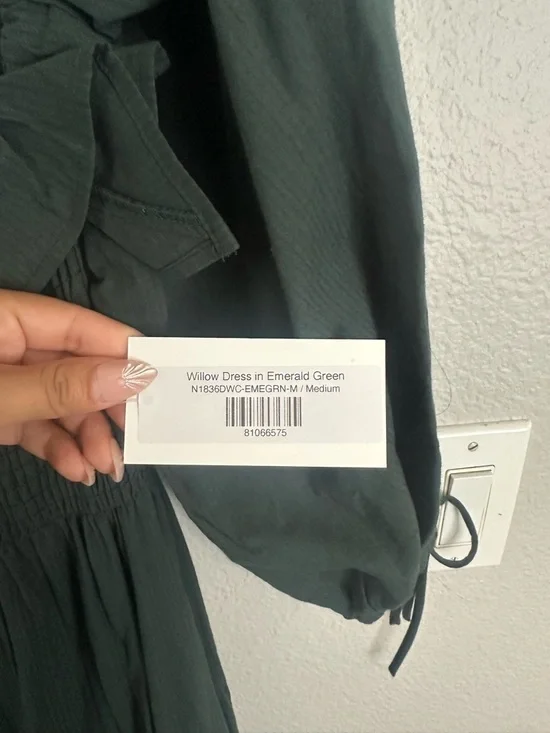 Worth Collective Willow dress-emerald - Picture 2 of 4